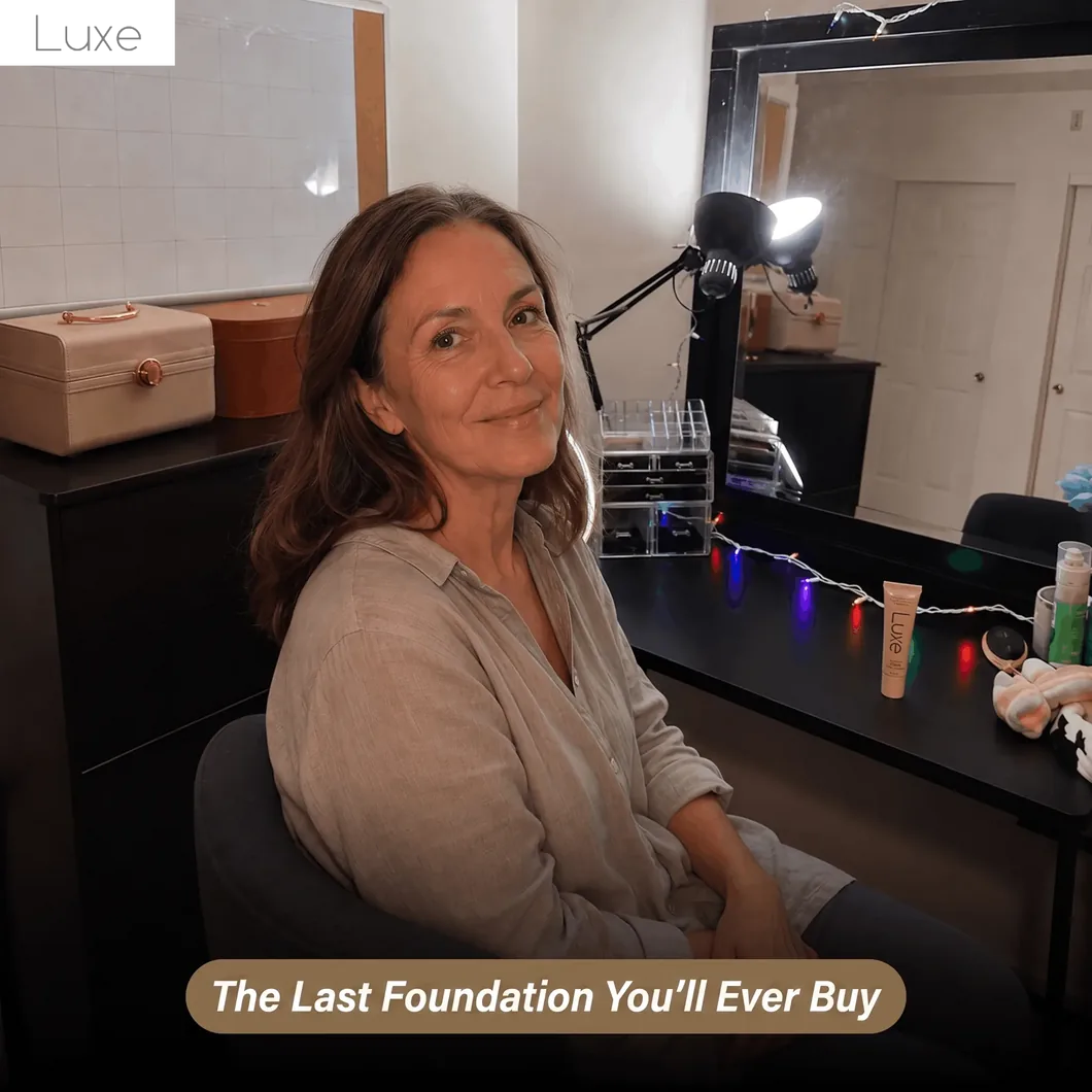 Luxe™ - Color Changing Foundation, photograph 7